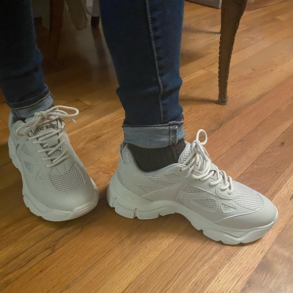 Steve Madden Sneakers - Picture 10 of 10